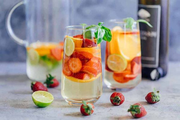 Sangria de vinho branco: uma opção divertida de verão