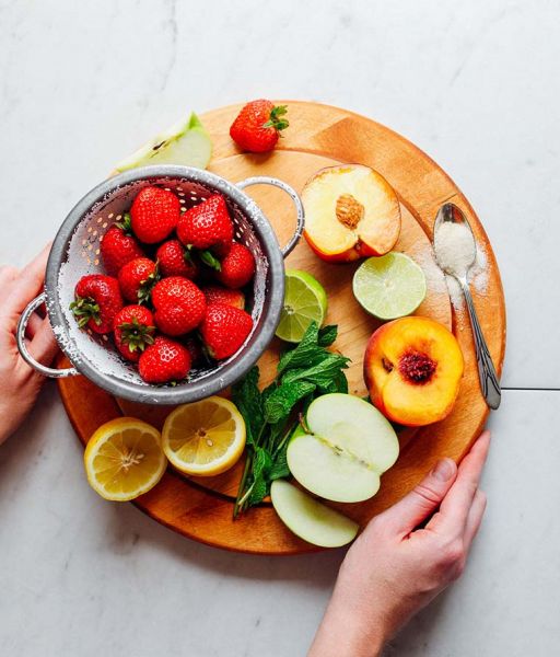 Sangria de vinho branco uma opção divertida de verão - frutas