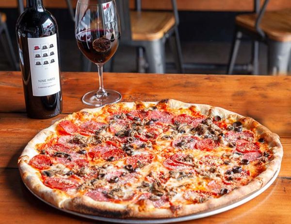 Vinho primitivo - histórias, sabores e curiosidades - Pareando com pizza de calabreza