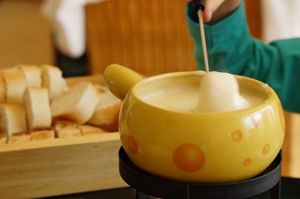 Vinho Gamay - a joia de Beaujolais - Fondue de queijo