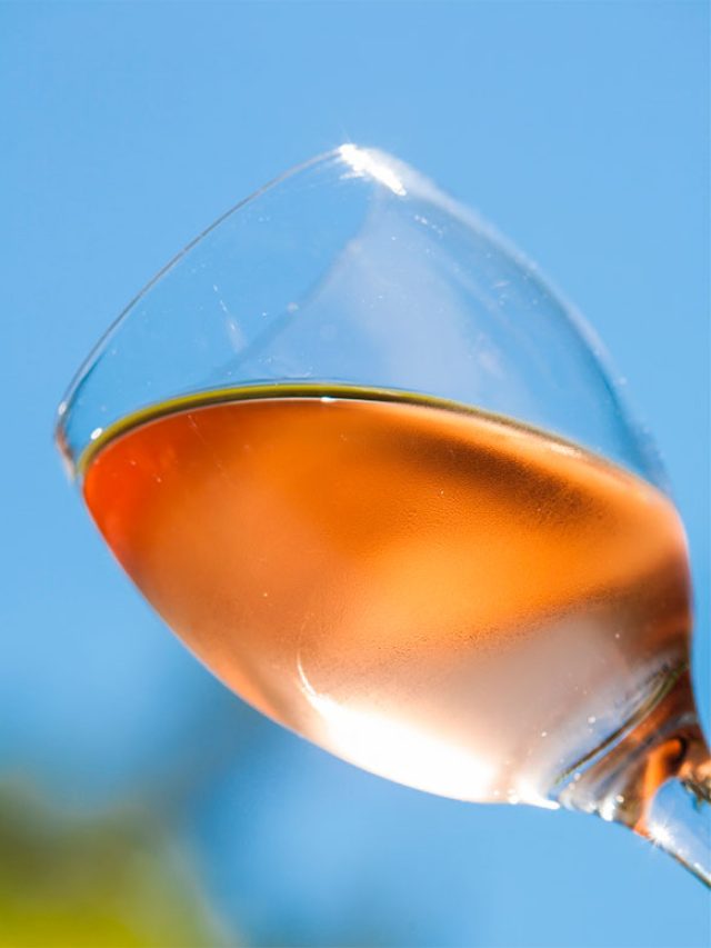 um refrescante vinho rosé espanhol, da famosa Freixenet, por um preço bem honesto