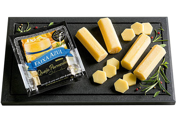 Queijo Parmesão Faixa Azul Cilindro 780g - Degustando