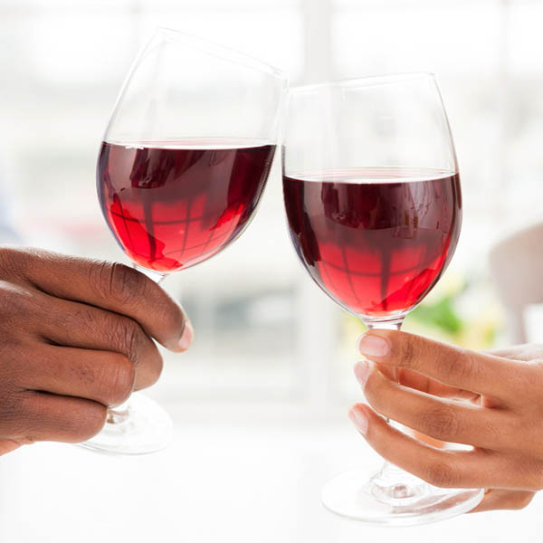 Kit 6 Vinhos Pinot Noir – A Porta de Entrada Perfeita para a Elegância do Vinho Tinto - Brindando