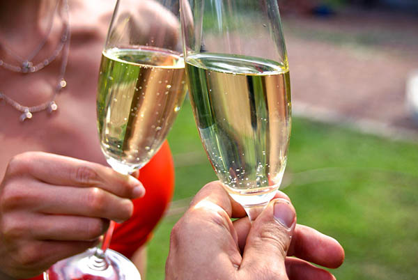 Kit Moscatel Almadén – A Dupla Frisante Brasileira de Sabor Irresistível - Degustando