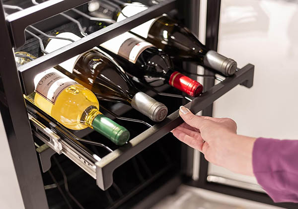 Adega Climatizada e Refrigerador 2 em 1 20 Garrafas De Vinho e 100 Latas 127V 4