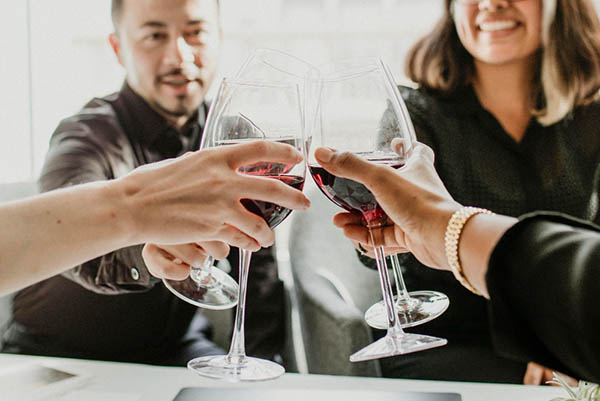 Kit Trio Premiado do Velho Mundo – 3 Vinhos da França, Portugal e Itália por R$79,90 cada - Brindando