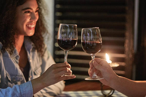 Kit 2 Vinhos Menzatia – Duas Joias de Puglia com 99 e 98 Pontos Luca Maroni a Preço Especial - Brindando