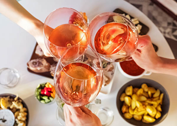 Kit 6 Garrafas Casal Garcia Sweet Rosé – Doçura e Leveza do Vinho Verde Multiplicadas por Seis - Brindando