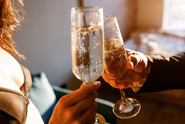 Kit 6 Garrafas Espumante Casa Valduga Arte Brut – Borbulhas e Elegância Multiplicadas por Seis (R$ 73,00 cada) - Brindando