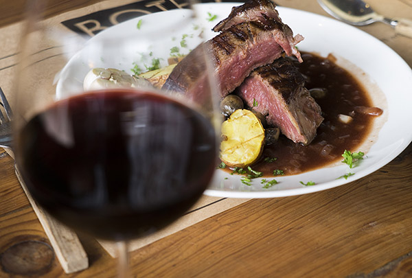 Solar das Mouras de Arraiolos Reserva Vinho Regional Alentejano 2023 - Harmonização