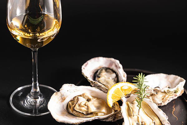 Kit 6 Garrafas Gustav Riesling Trocken Rheinhessen 2023 – Frescura e Elegância Multiplicadas por Seis - Harmonização