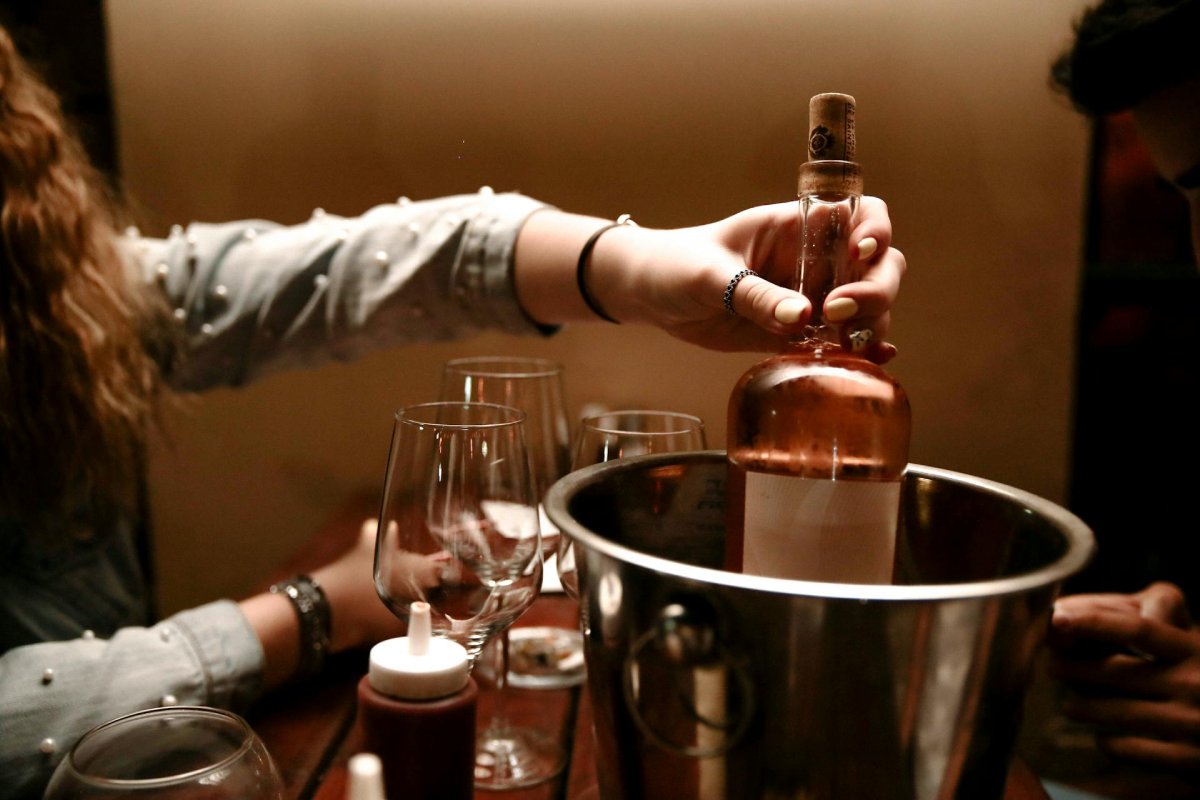 Presentes para quem gosta de vinho até R$100, até R$250 e premium em 2026 05