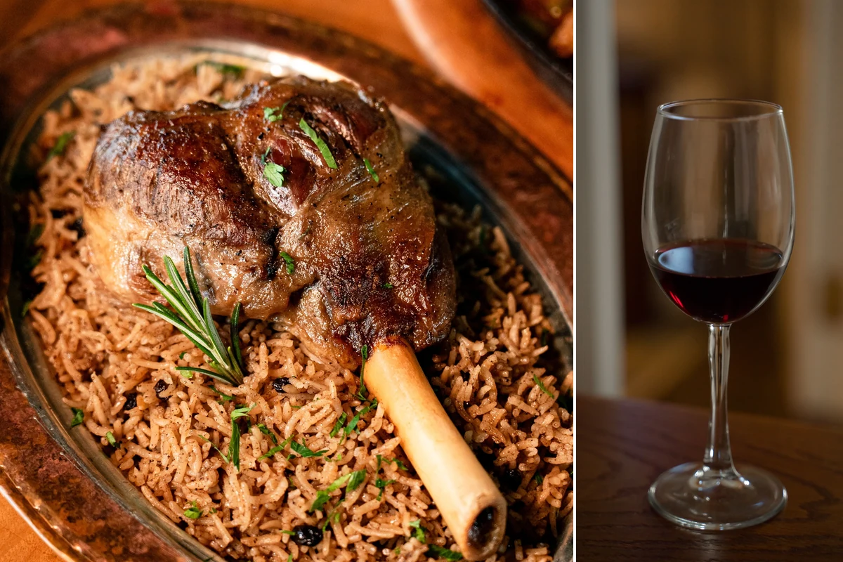 Cordeiro assado e taça de vinho tinto em composição editorial para harmonizar com Beauvignac Cabernet Sauvignon 2024