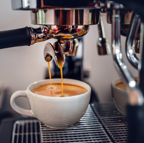 Porta-filtro, coador e café moído para diferentes métodos de preparo