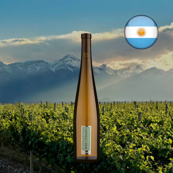 Garrafa de Las Perdices Riesling 2025 em composição de oferta.